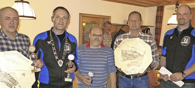 Erfolgreiche Schtzen in Tunau: Michae...Thomas Windt und Sportwart Heiko Sick   | Foto: zvg