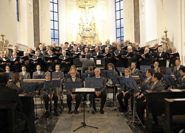 Groartige Akustik: Die Mnnerchre au...ldshut bei ihrem gemeinsamen Auftritt   | Foto: Manfred Dinort