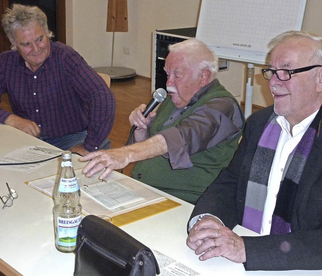 Werner Fross, Willi Heitzmann und Manf...as Publikum mit allerlei Geschichten.   | Foto: Karlernst Lauffer