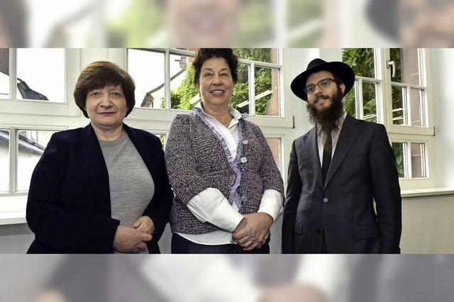 Vertreter dreier jdischer Strmungen sprechen ber die Fundamentfragmente der Alten Synagoge