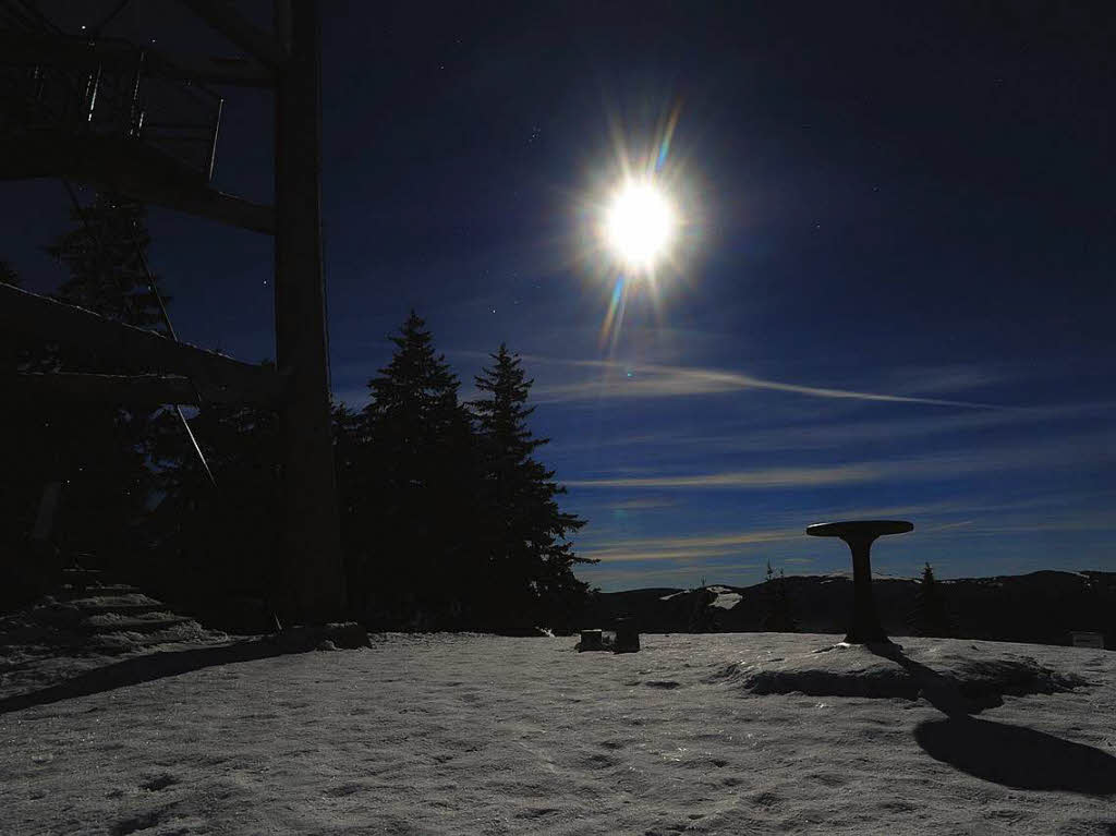 So sah der Supermond auf dem Freiburger Hausberg Schauinsland aus.