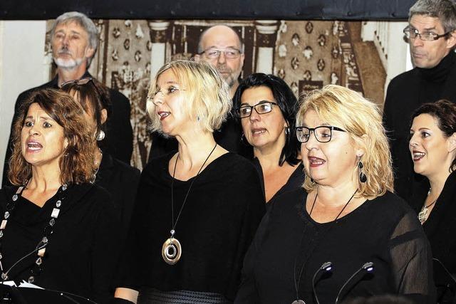 Der Chorus delicti ist mit einem Chor-Bild-Konzert in der ehemaligen Synagoge aufgetreten