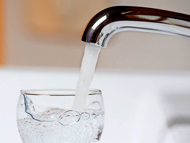 Badenova erhht den Preis frs Leitungswasser.  | Foto: dpa