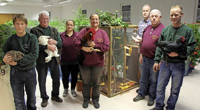 Die siegreichen Endinger Zchter mit i...Vorsitzende des Kleintierzuchtvereins.  | Foto: Helmut Hassler