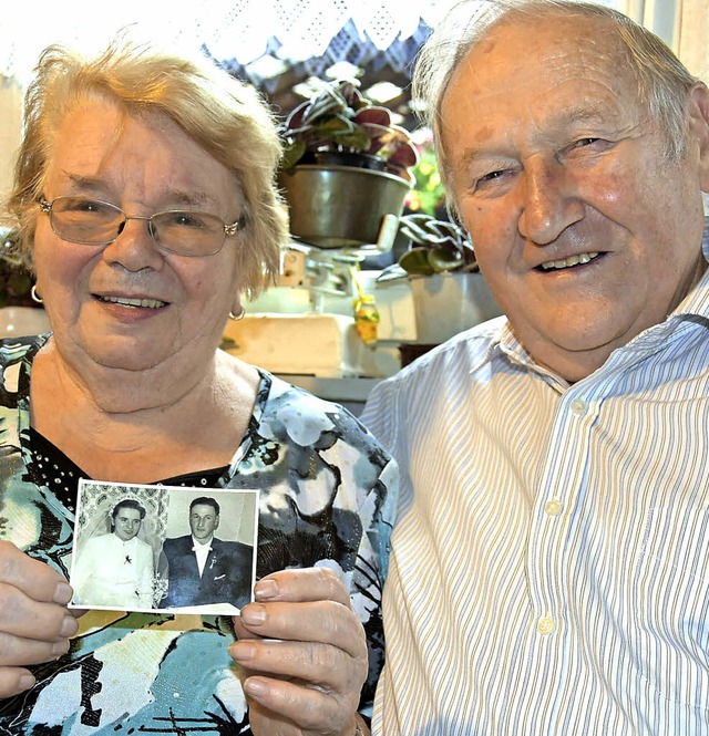 Frieda und Helmut Engler sind seit 60 Jahren verheiratet.   | Foto: Andrea Steinhart