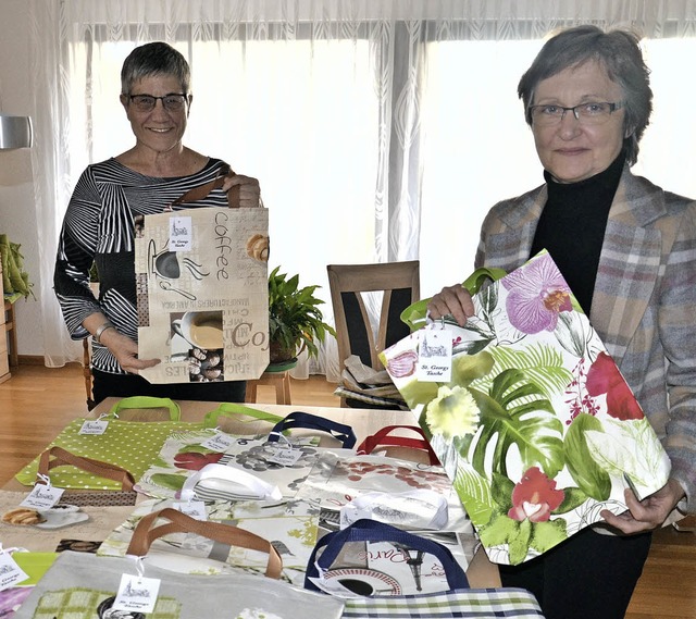 Die St. Georgs-Taschen werden beim Adv...zende des Baufrdervereins St. Georg.   | Foto: Martina Weber-Kroker
