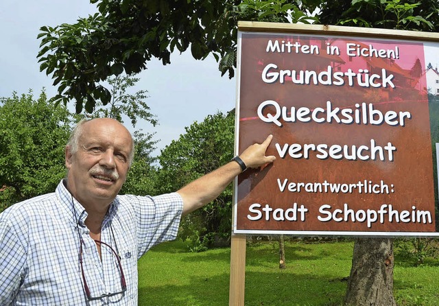 Ist am Ziel: Peter Trby. Die Stadt ko... den Boden auf seinem Grundstck aus.   | Foto: Andr Hnig