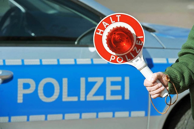 Die Polizei hat die Verursacherin eine...ls in Inzlingen erwischt (Symbolbild).  | Foto: dpa