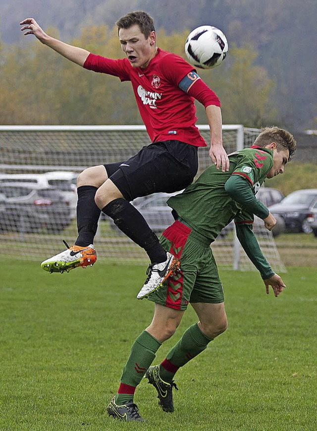 Jonas Schmieder von der Spielgemeinsch...ad Buehl vom Sportclub (SC) Freiburg.   | Foto: Daniel Fleig