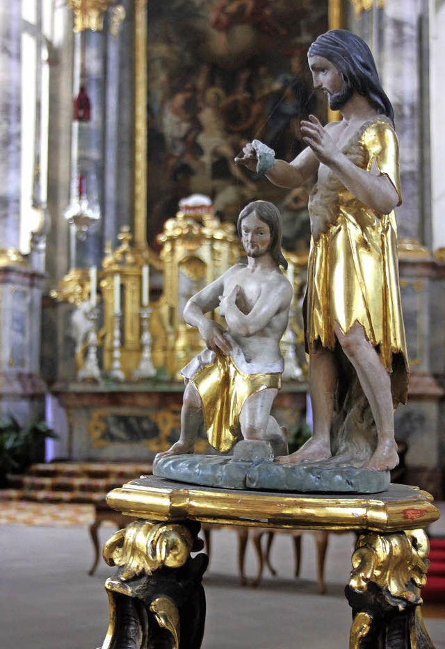 Das Taufbecken in St. Bartholomus, es...e Jesu durch den Propheten Johannes.    | Foto: Herbert Birkle