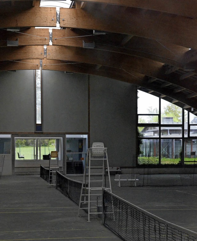 Die starke Holzkonstruktion machte den... Tennishalle in Hchenschwand teurer.   | Foto: Sebastian Barthmes