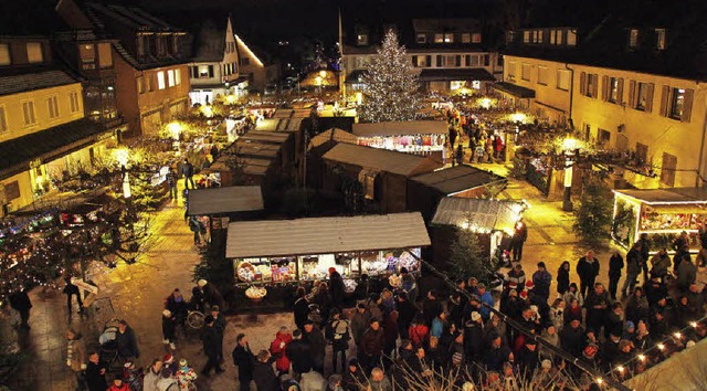 Der Weihnachtsmarkt auf dem Rathausplatz    | Foto: Stadt Neuenburg