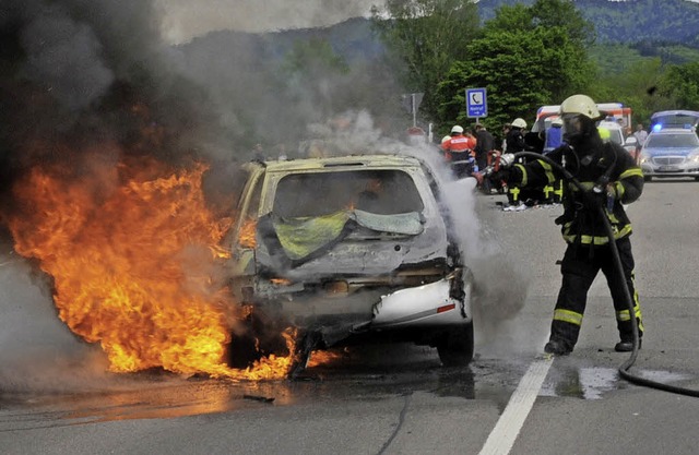 Wenn sich ein Autobrand erst auf Reife...ommt, kann Vorsorge getroffen werden.   | Foto: Patrick Seeger/dpa