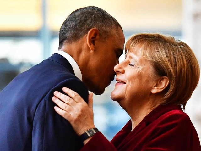 Zwei, die sich verstehen: Bundeskanzle...t US-Prsident Barack Obama in Berlin.  | Foto: AFP