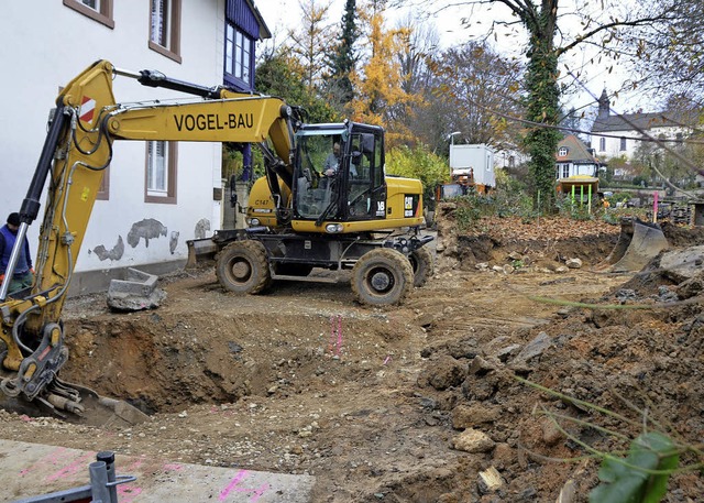 In der &#8222;Ochsen&#8220;-Gasse hat  die Forsthausgartenerschlieung begonnen.  | Foto: Markus Maier