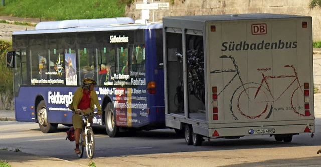 Der Radbus Feldberg verlsst  Todtnaus Busbahnhof.   | Foto: Gramespacher