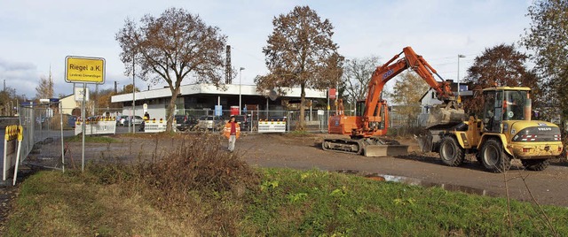 Baubeginn fr die Buswende schleife am DB-Bahnhof Riegel  | Foto: Haberer