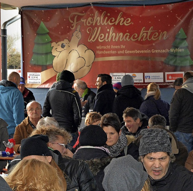 Im vergangenen Jahr war es ganz schn ...wie die Kleidung dieser Gste belegt.   | Foto: Heinz Vollmar