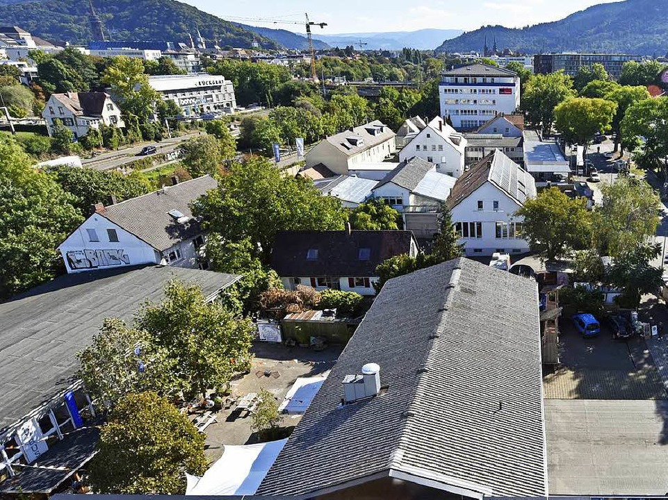 Das Kulturareal zwischen Zubringer-Mit... Strae 25 (Bildmitte oben) einziehen.  | Foto: Michael Bamberger