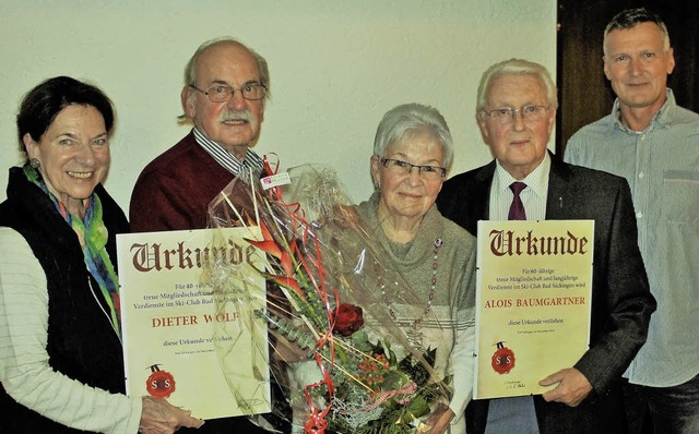 Beim Ski-Club  Bad Sckingen gratulier...umgartner zur 60-jhrigen (von links).  | Foto: Reinhard Herbrig