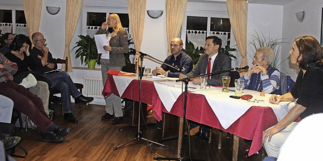 Podiumsdiskussion ber Ceta und TTIP im &#8222;Bayer Sepple&#8220;.   | Foto: Bernd Fackler