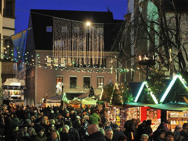 Am Montag startet der Freiburger Weihnachtsmarkt.  | Foto: Thomas Kunz