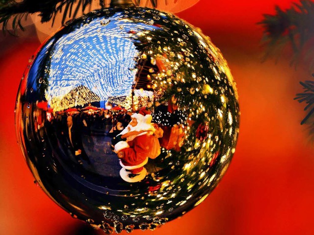 Der Weihnachtsmarkt in Strasbourg beginnt wie geplant am Freitag.  | Foto: dpa