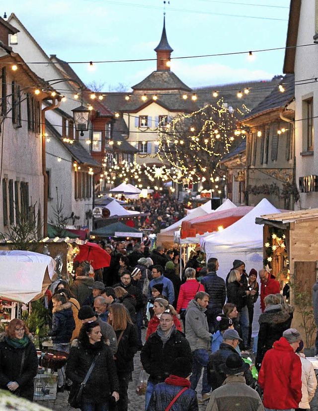 Auch in diesem Jahr werden wieder viel...eihnachtsmarkt in  Burkheim erwartet.   | Foto: Archiv: Herbert Trogus