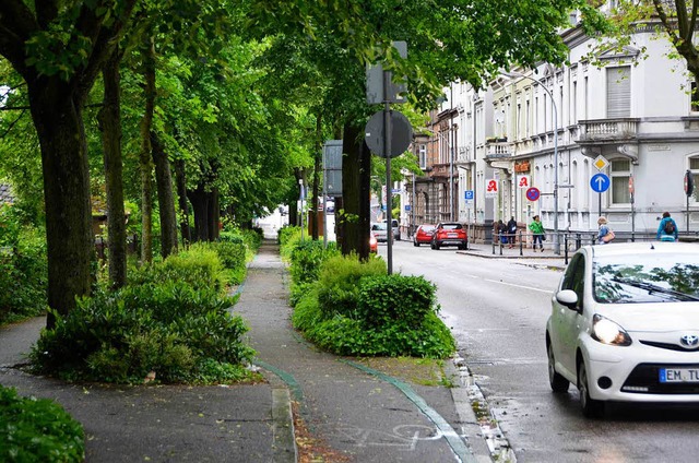 Mehr Sicherheit fr Radler, mehr Lrms...helmstrae soll  Tempo-30-Zone werden.  | Foto: Ralf Burgmaier