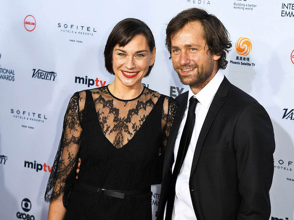Christiane Paul und Florian Stetter bei den Emmy Awards.