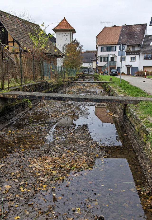 Seltenes Bild: der Gewerbekanal ohne Wasser auf Hhe des Espen-Parkplatzes    | Foto: Olaf Michel