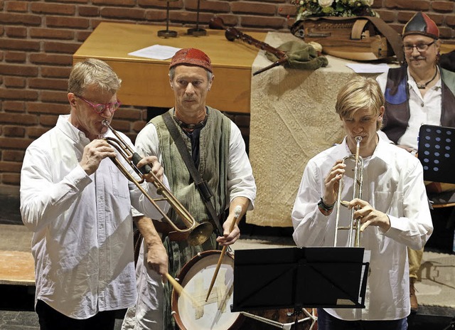 Quasi ein Solo fr Familie prsentiert...tian mit Barocktrompeten und Trommel.   | Foto: Heidi Fssel