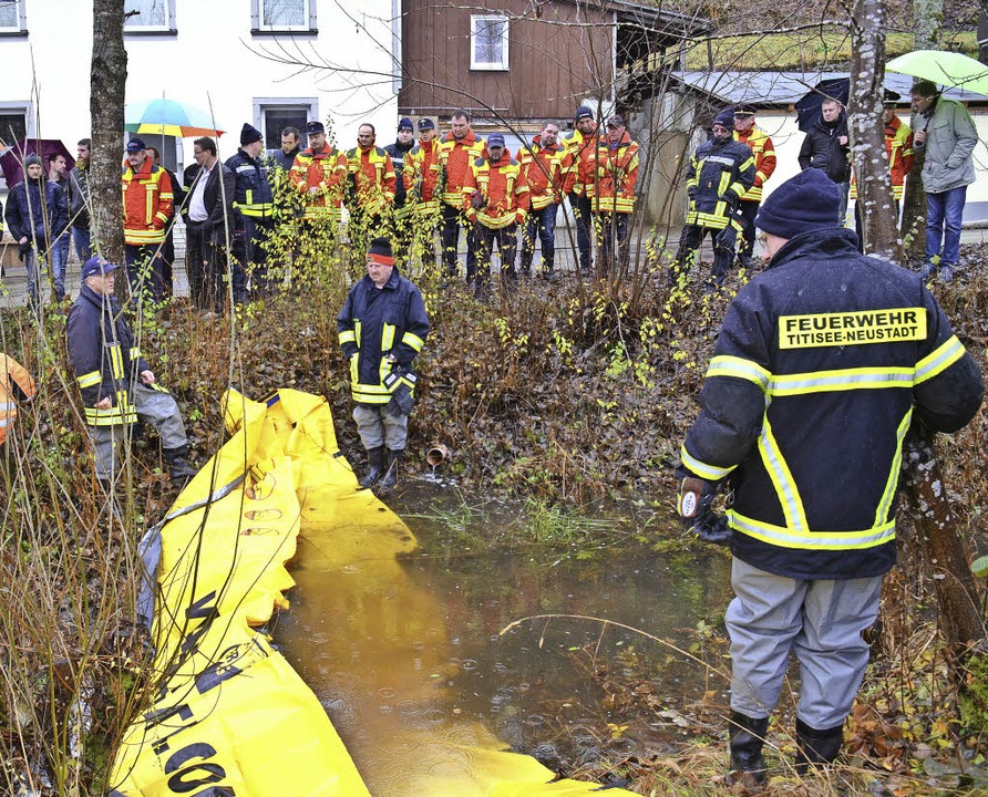 Fhrungskrfte der Feuerwehren und Br...ee-Neustadt am Frbebach in Neustadt.   | Foto: Feuerwehr