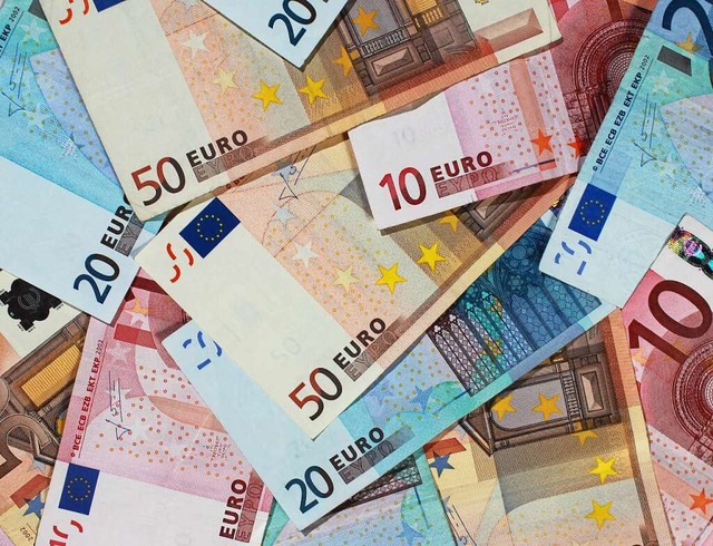 30.000 Euro lagen in Gundelfingen offenbar auf der Strae.  | Foto: dpa