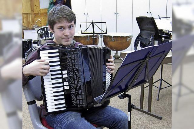 Grenzenloses Konzert mit Harmonika-Orchester