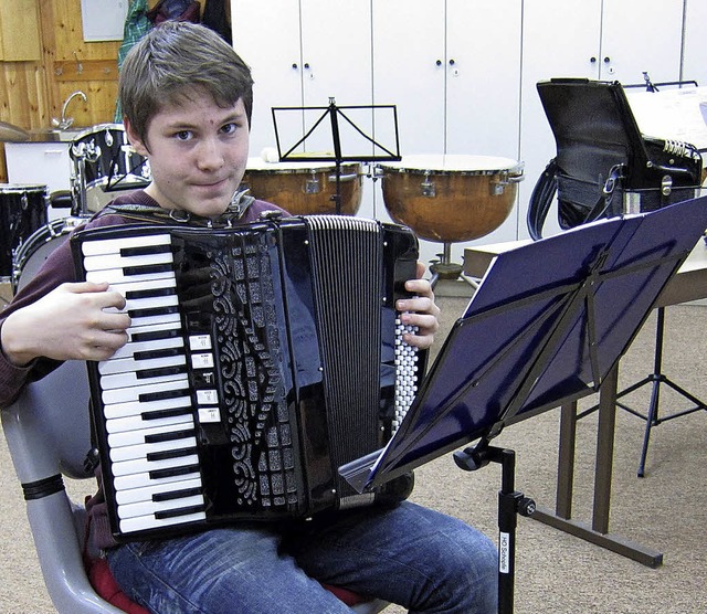 Auch junge Spieler sind dabei am Familientag des Harmonikaorchesters.   | Foto: ZVG