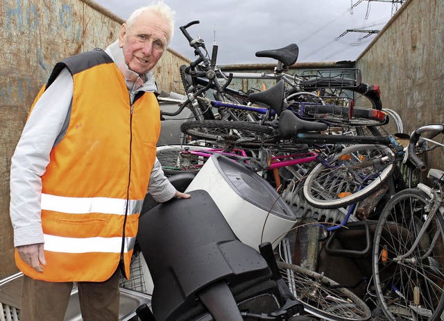 Felix Drr betreut seit  25 Jahren den Recyclinghof.   | Foto: Landratsamt