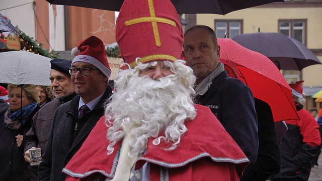 Der Nikolaus wird auch in diesem Jahr Station auf dem Weihnachtsmarkt machen.    | Foto: Hildegard Siebold