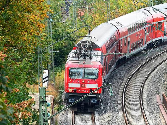 Die Lokomotiven auf der Hllentalbahn mussten gewartet werden.  | Foto: Ingo Schneider