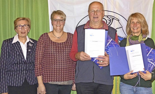 Ehrung bei der DLRG-Ortsgruppe Bonndor...hre) und Christine Podeswa (25 Jahre).  | Foto: Ilona Seifermann