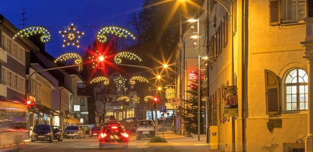 Die Lwenstadt Bonndorf putzt sich zur Adventszeit im Lichterglanz heraus.   | Foto: Wilfried Dieckmann