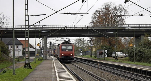 Ein Sanierungsfall: die Bahnbrcke an der Hauptstrae in Ringsheim.   | Foto: Adelbert Mutz