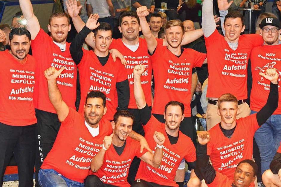 Der Meister und Aufsteiger nach dem 26:10-Sieg gegen den VfK Mühlenbach. Der KSV Rheinfelden ist bereits drei Kämpfe vor Saisonende aufgestiegen und bislang noch ohne Niederlage. (Foto: Uwe Rogowski) Der Meister und Aufsteiger nach dem 26:10-Sieg gegen den VfK Mühlenbach. Der KSV Rheinfelden ist bereits drei Kämpfe vor Saisonende aufgestiegen und bislang noch ohne Niederlage. (Foto: Uwe Rogowski)