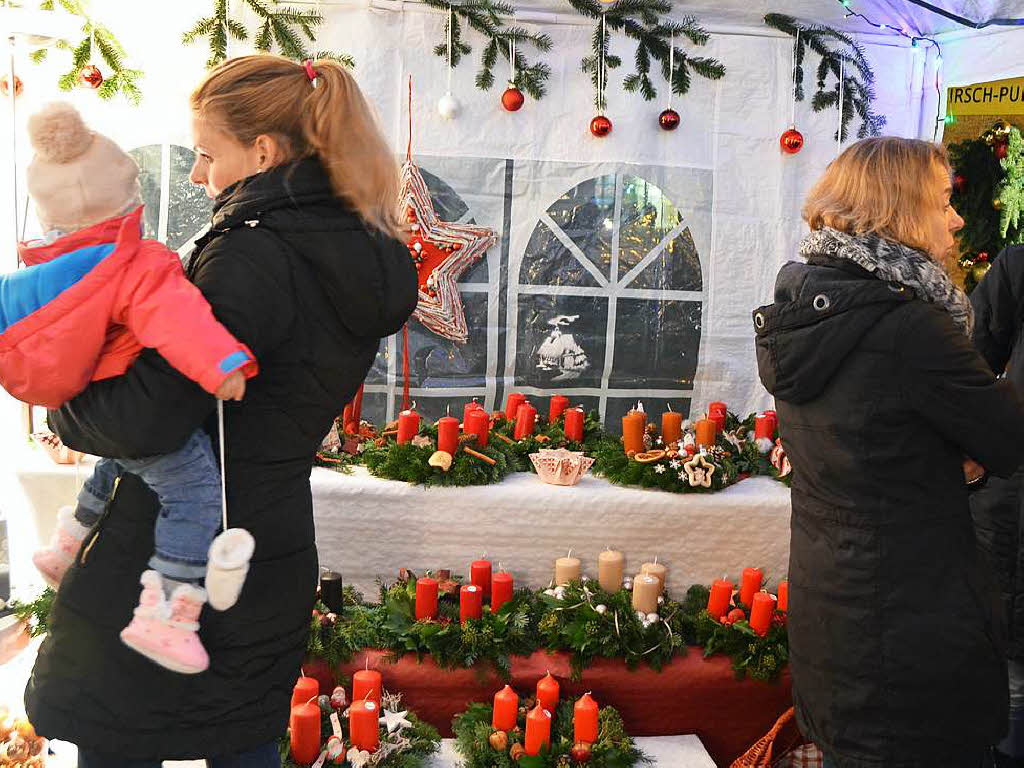 So war’s beim Rheinfelder Weihnachtsmarkt: von der Erffnung am Freitag bis zum letzten Tag am Sonntag.
