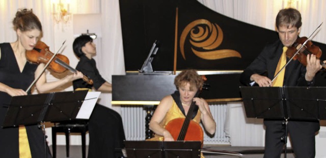 Das Quartett Neobarock gestaltete das ...6 im Festsaal des Kollegs St. Blasien.  | Foto: Margrit Matyscak