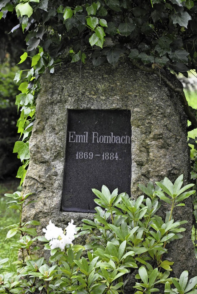 Das Grab des jung verstorbenen Emil Ro... auf den Weg ins Stadtarchiv gemacht.   | Foto: Sandra Martin