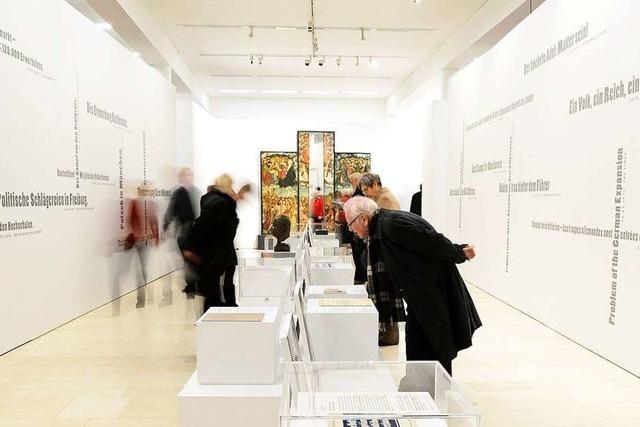 NS-Ausstellung in Freiburg lockt zum Start 1500 Besucher an