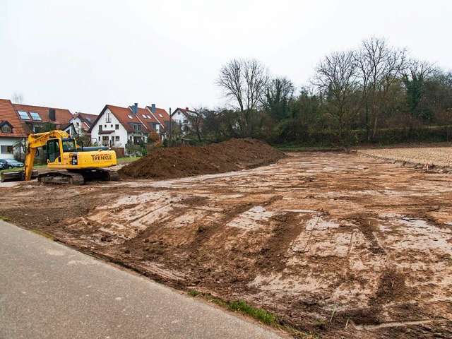 In der Franz-Gschrey-Strae sollen zwe.... Seit Samstag sind Bagger im Einsatz.  | Foto: Olaf Michel