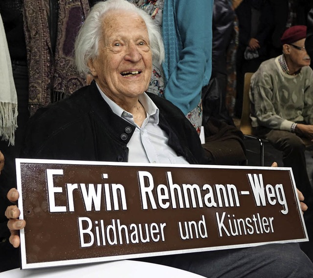 Freudige Geburtstags-berraschung: Ein...burg wird nach Erwin Rehmann benannt.   | Foto: Roswitha Frey