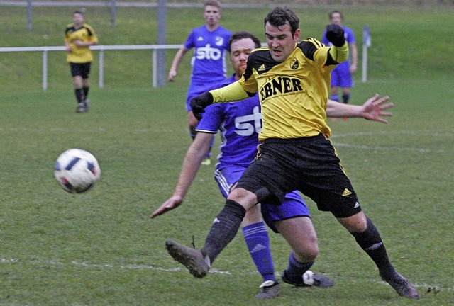 Unordnung nach dem Anschlusstor: David... gegen Benjamin Weiler (Nggenschwiel)  | Foto: Neu